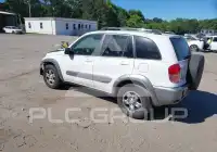 2003 Toyota RAV4 photo