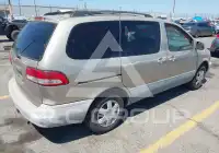2003 Toyota SIENNA фото