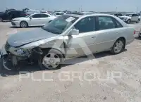 2003 Toyota AVALON photo