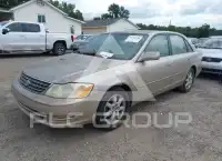 2003 Toyota AVALON photo