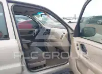 2003 Ford ESCAPE photo