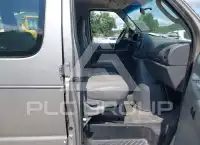 2003 Ford E-350 фото