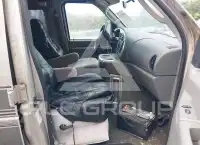 2003 Ford E-150 фото