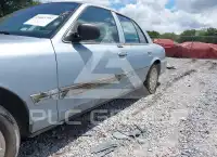 2003 Ford CROWN photo