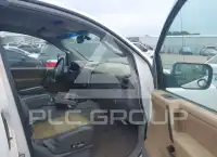 2004 Nissan TITAN photo