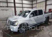 2004 Nissan TITAN photo