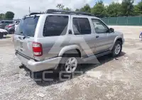 2004 Nissan PATHFINDER photo