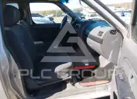 2004 Nissan FRONTIER photo