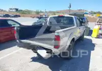 2004 Nissan FRONTIER photo