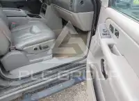 2004 Chevrolet Suburan фото