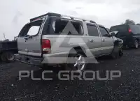 2004 Chevrolet Suburan фото