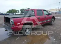 2004 Chevrolet Silverado photo