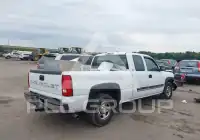 2004 Chevrolet Silverado photo
