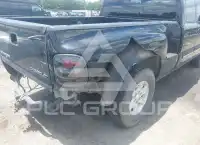 2004 Chevrolet Silverado photo