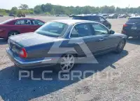 2004 Jaguar XJ photo