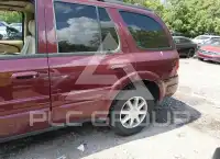 2004 Buick Rainier photo