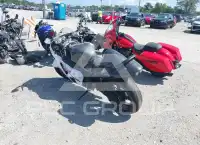 2004 Suzuki GSX1300 photo
