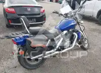 2004 Honda VT1100 фото