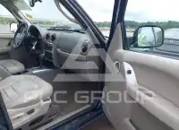 2004 Jeep LIBERTY photo