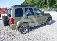 2004 Jeep LIBERTY фото