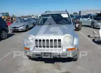 2004 Jeep LIBERTY фото