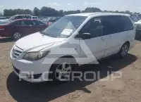 2004 Mazda 8 (MPV) photo