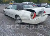 2004 Lincoln Town фото