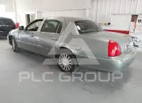 2004 Lincoln Town фото