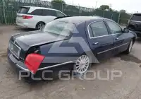2004 Lincoln Town фото