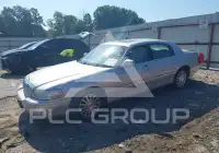 2004 Lincoln Town photo