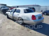 2004 Lincoln Town фото