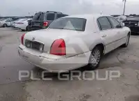 2004 Lincoln Town фото