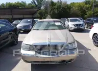 2004 Lincoln Town фото