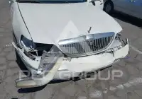 2004 Lincoln Town photo