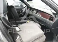 2004 Lincoln Town фото