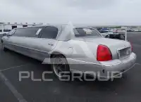 2004 Lincoln Town фото