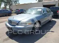 2004 Lincoln Town фото