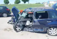 2004 Chrysler PT Cruiser photo