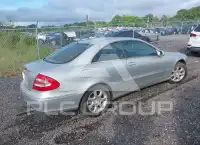 2004 Mercedes Benz CLK 320 фото