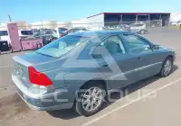 2004 Volvo S60 фото