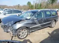 2004 Volvo V70 photo