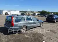 2004 Volvo V70 фото
