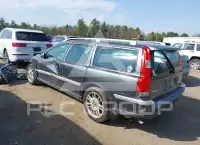 2004 Volvo V70 photo