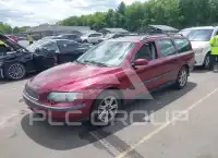 2004 Volvo V70 photo