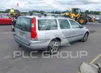 2004 Volvo V70 фото