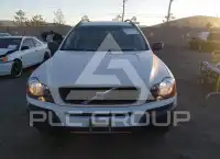 2004 Volvo XC90 photo