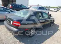 2004 Volvo S40 фото