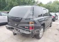 2004 GMC YUKON photo
