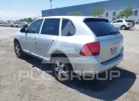 2004 Porsche Cayenne photo
