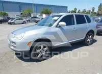 2004 Porsche Cayenne photo
